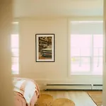 Chic Cozy Retreat - 2Br - Stunning North End Views