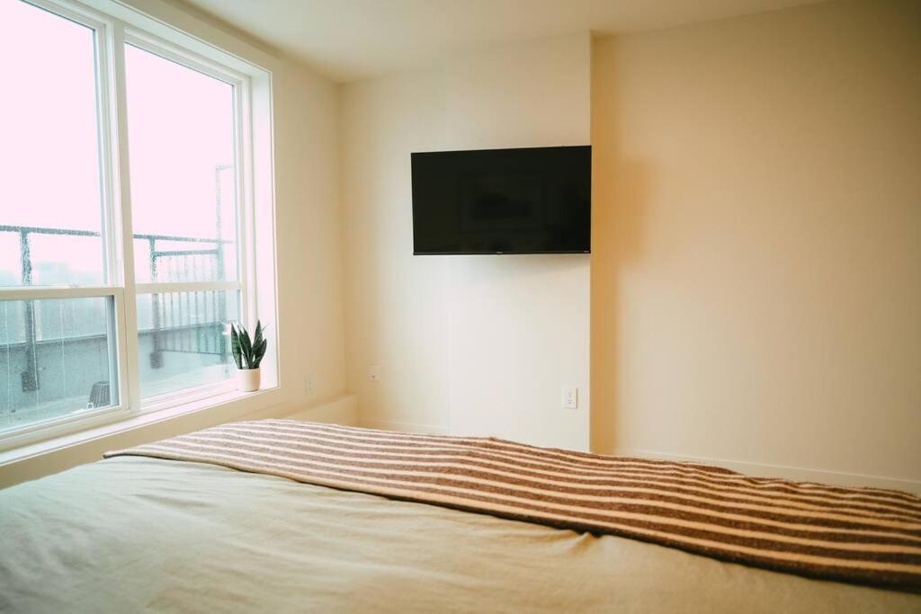 Apartment Chic Cozy Retreat - 2br - Stunning North End Views