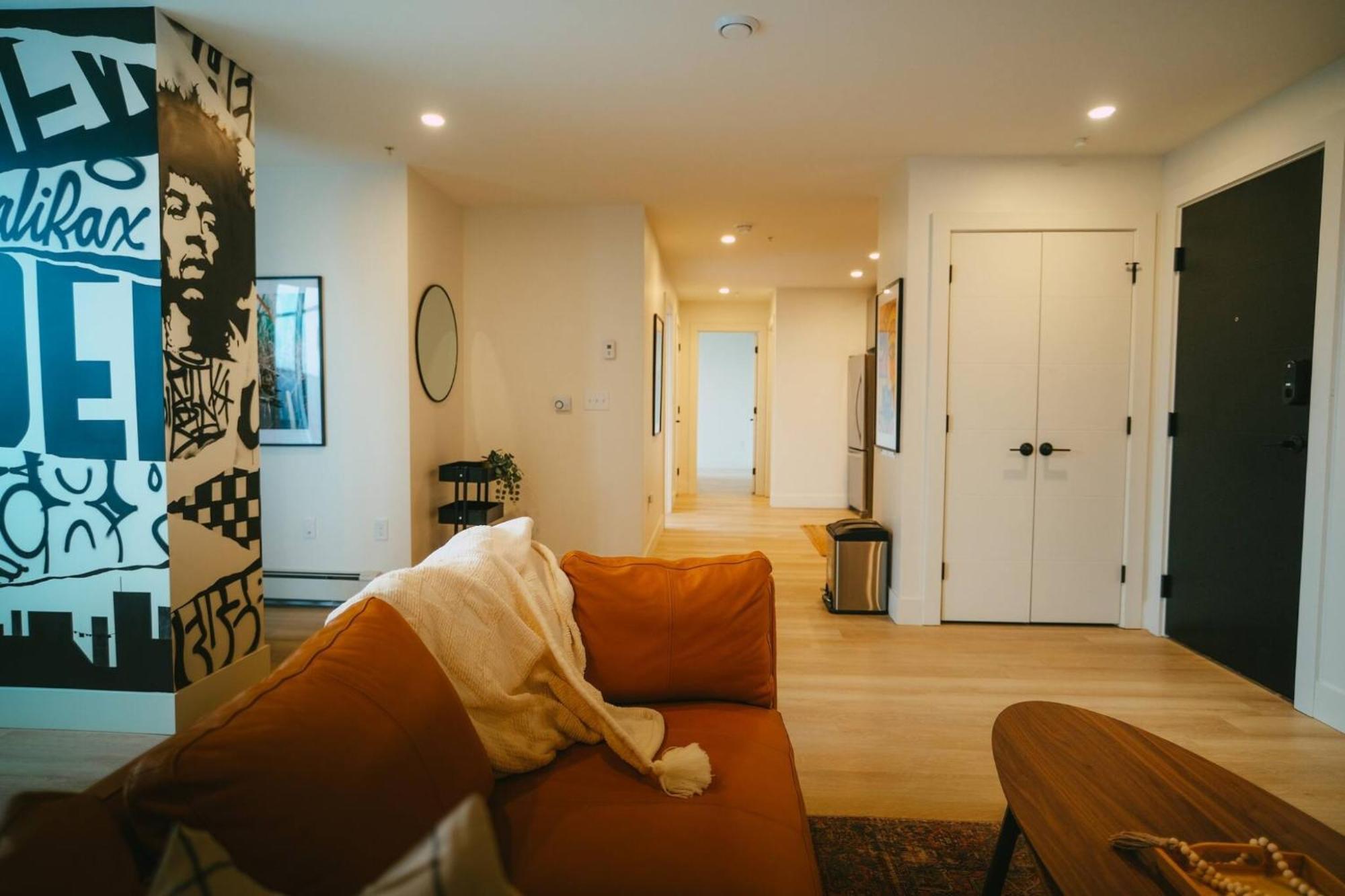 Chic Cozy Retreat - 2br - Stunning North End Views *