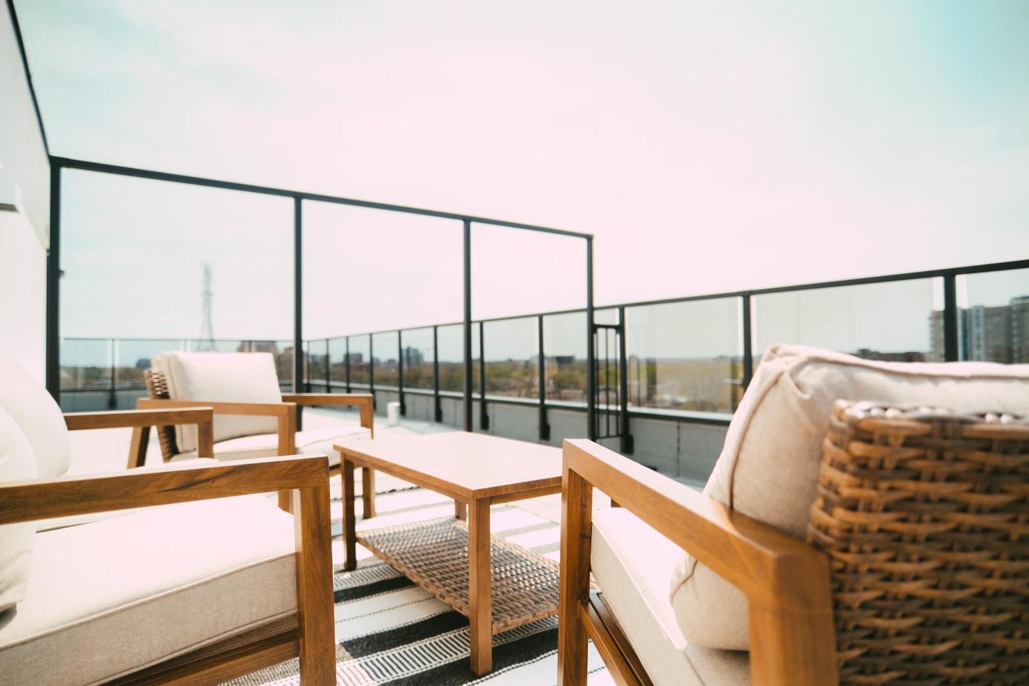 Chic Cozy Retreat - 2br - Stunning North End Views Apartment *